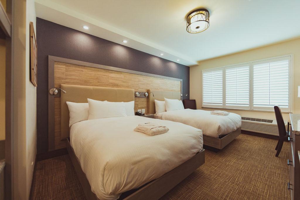 Double Queen with Desk two beds